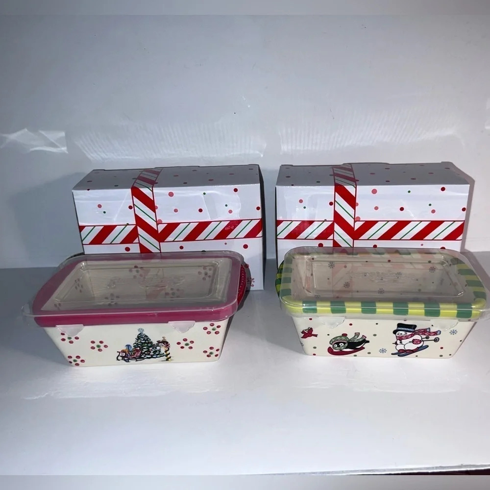 Temptations , NWT, 2 ceramic, holiday 12 ounce mini loaf pans‎ with plastic lids
